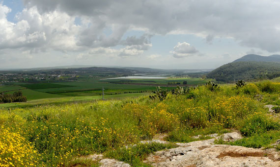 Looking east in the direction of Lodebar